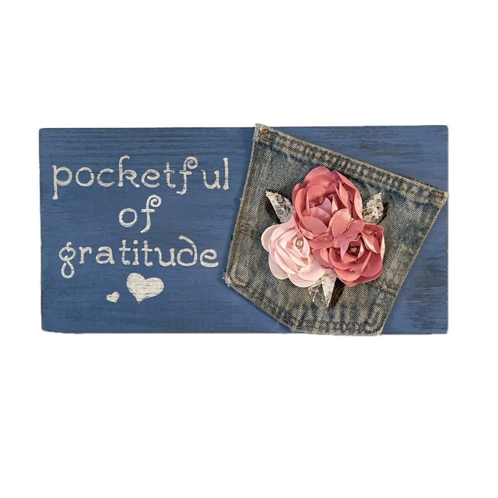 Wood sign Pocketful of Gratitude wall decor